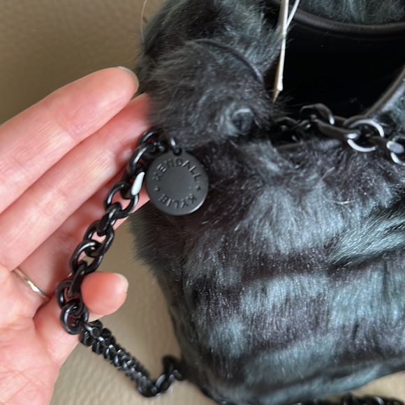 BNWT Kendall + Kylie Amy Faux Fur Bucket Bag - Picture 10 of 10